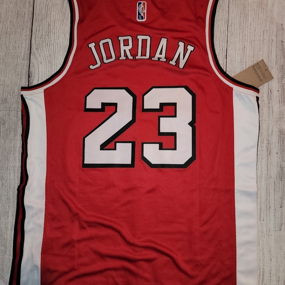 Bulls Jordan Jersey - Picture 4 of 4